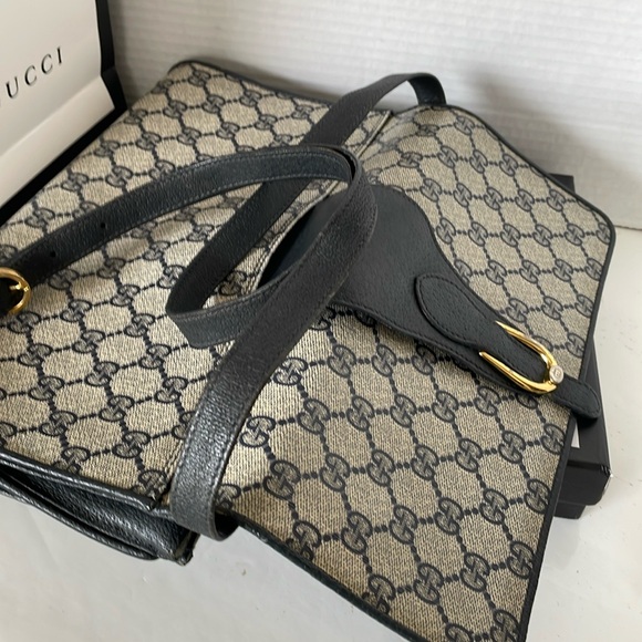 Authentic Gucci GG Supreme Leather Shoulder Bag/ Crossbody Bag. - Picture 14 of 17